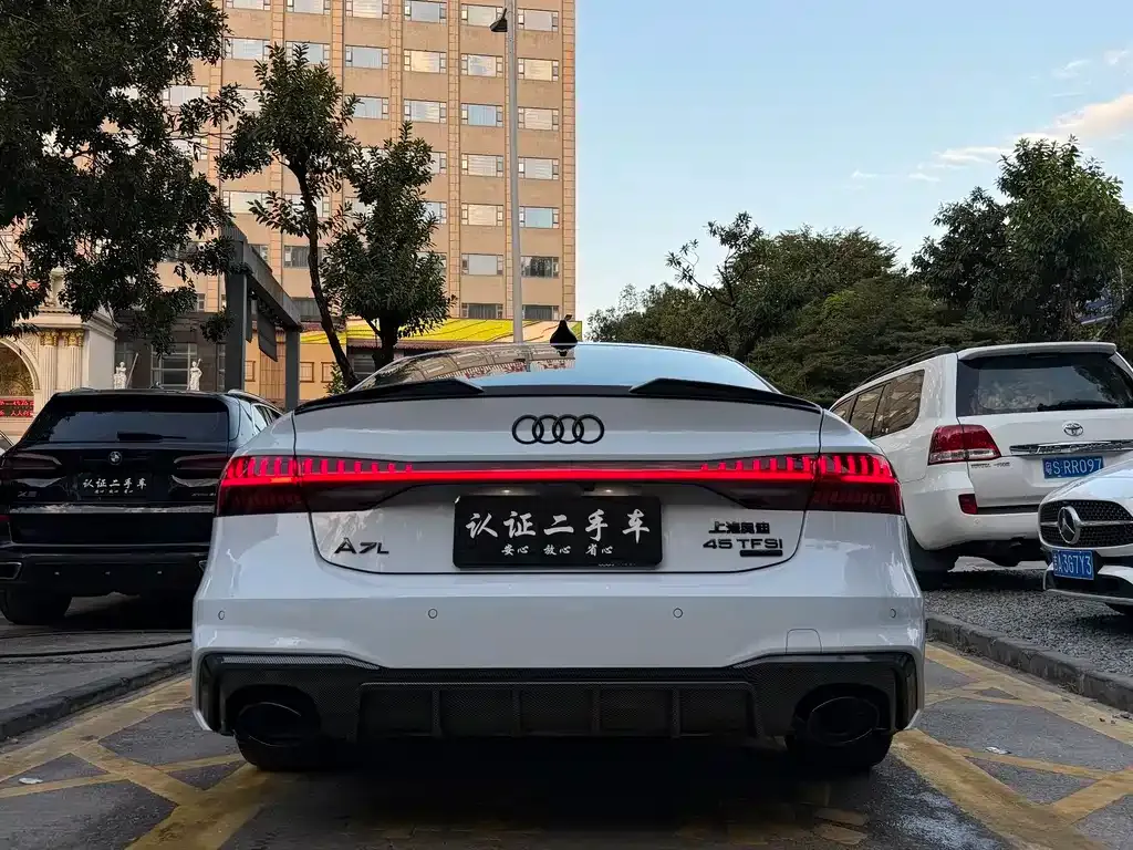 Audi A7L — фото 5