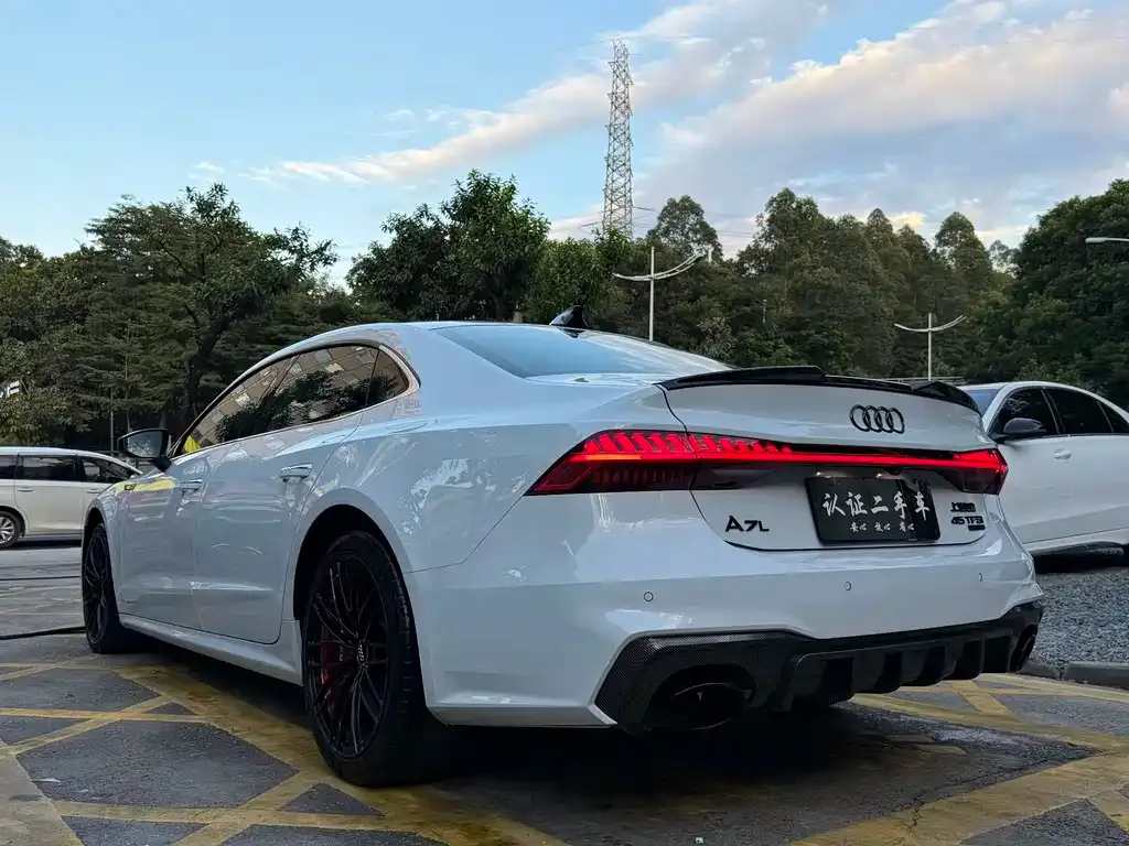 Audi A7L — фото 6