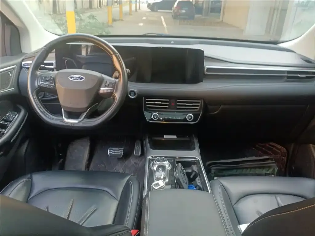 Ford Edge — фото 10