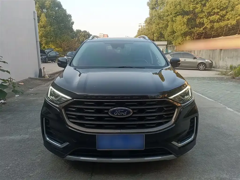 Ford Edge — фото 3