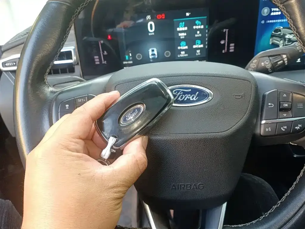 Ford Edge — фото 9