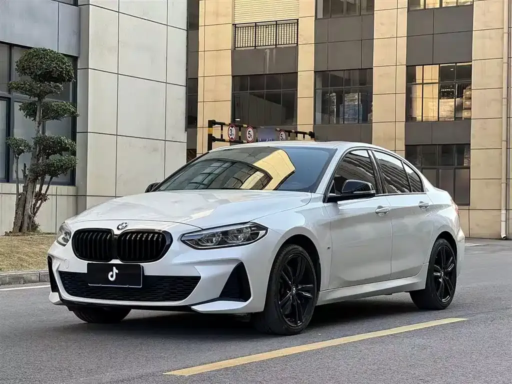 BMW 1 Series — фото 1