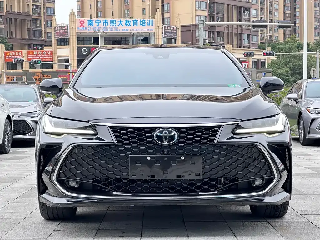 Toyota Avalon — фото 2