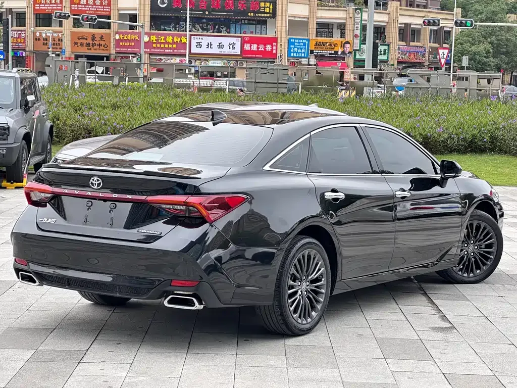 Toyota Avalon — фото 4