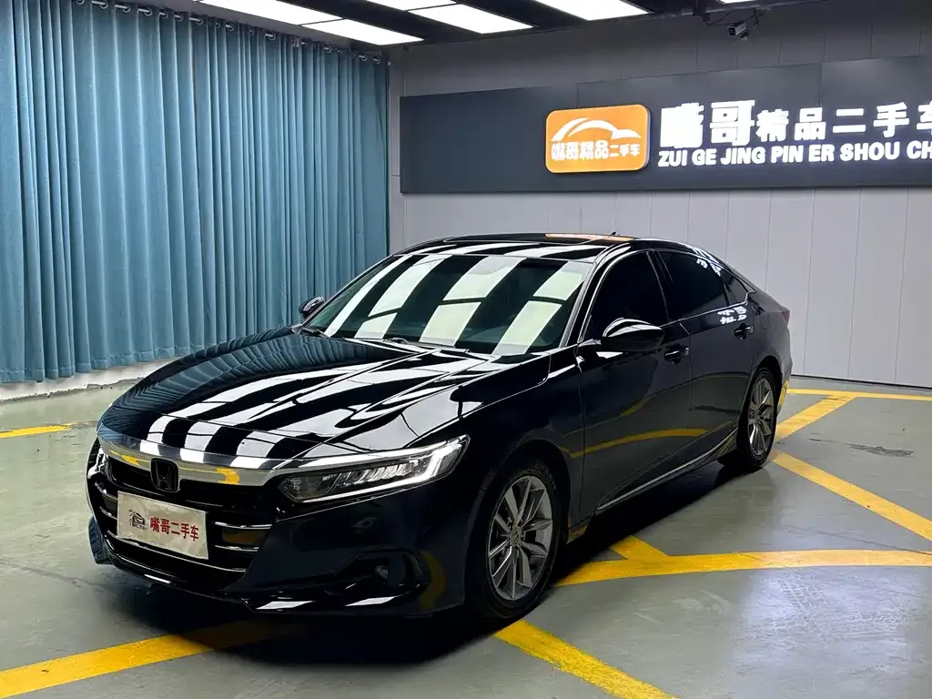 Honda Accord — фото 1