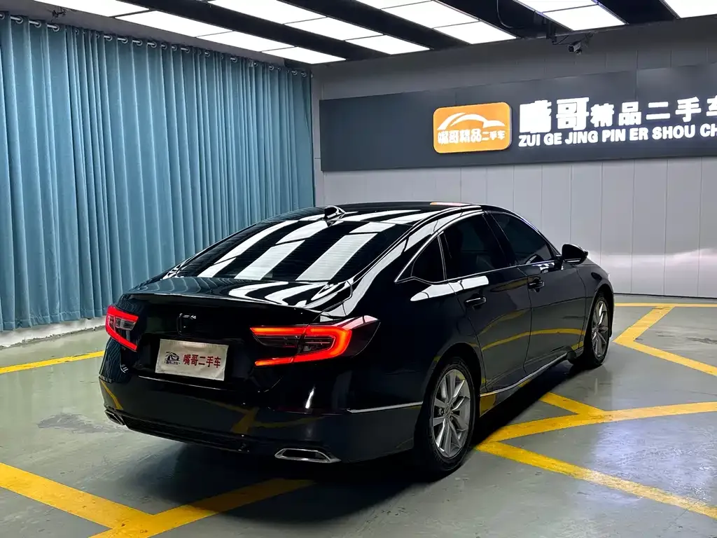 Honda Accord — фото 7
