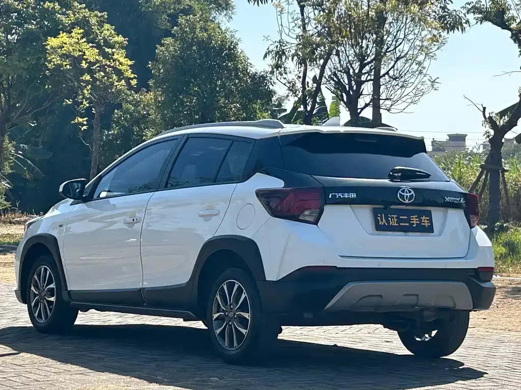 Toyota Yaris L — фото 6