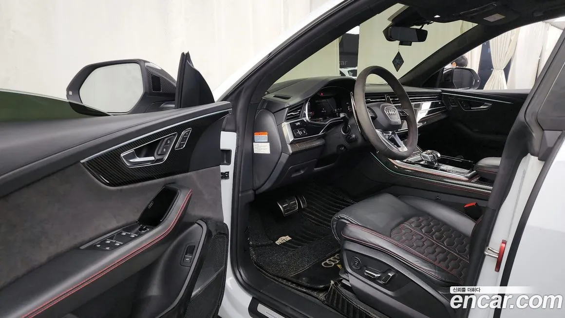 Audi RSQ8 — фото 10