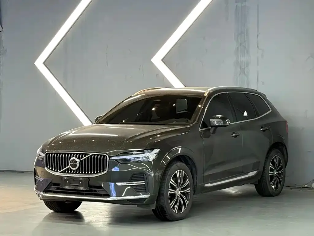 Volvo XC60 — фото 1