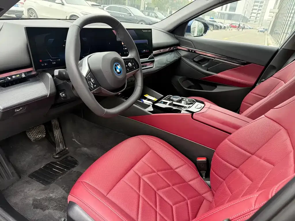 BMW i5 — фото 4