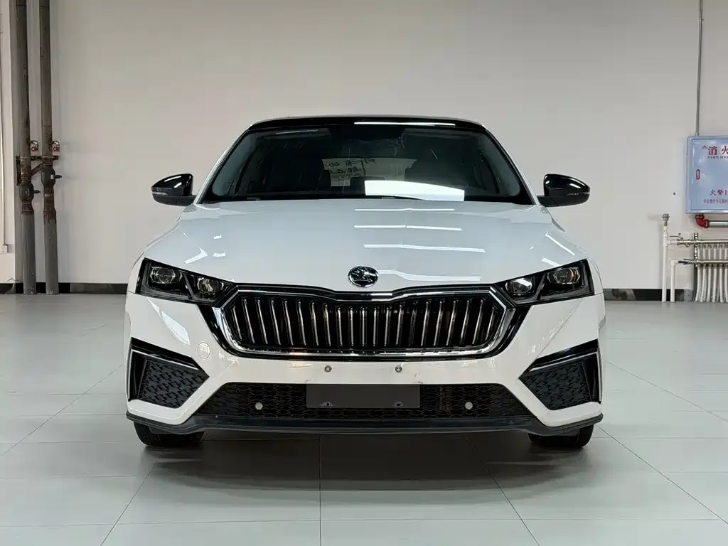 Skoda Octavia — фото 2