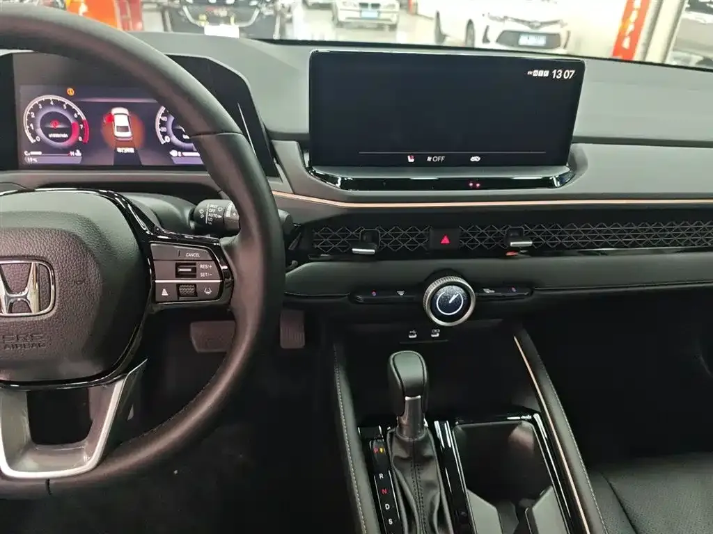 Honda Accord — фото 10
