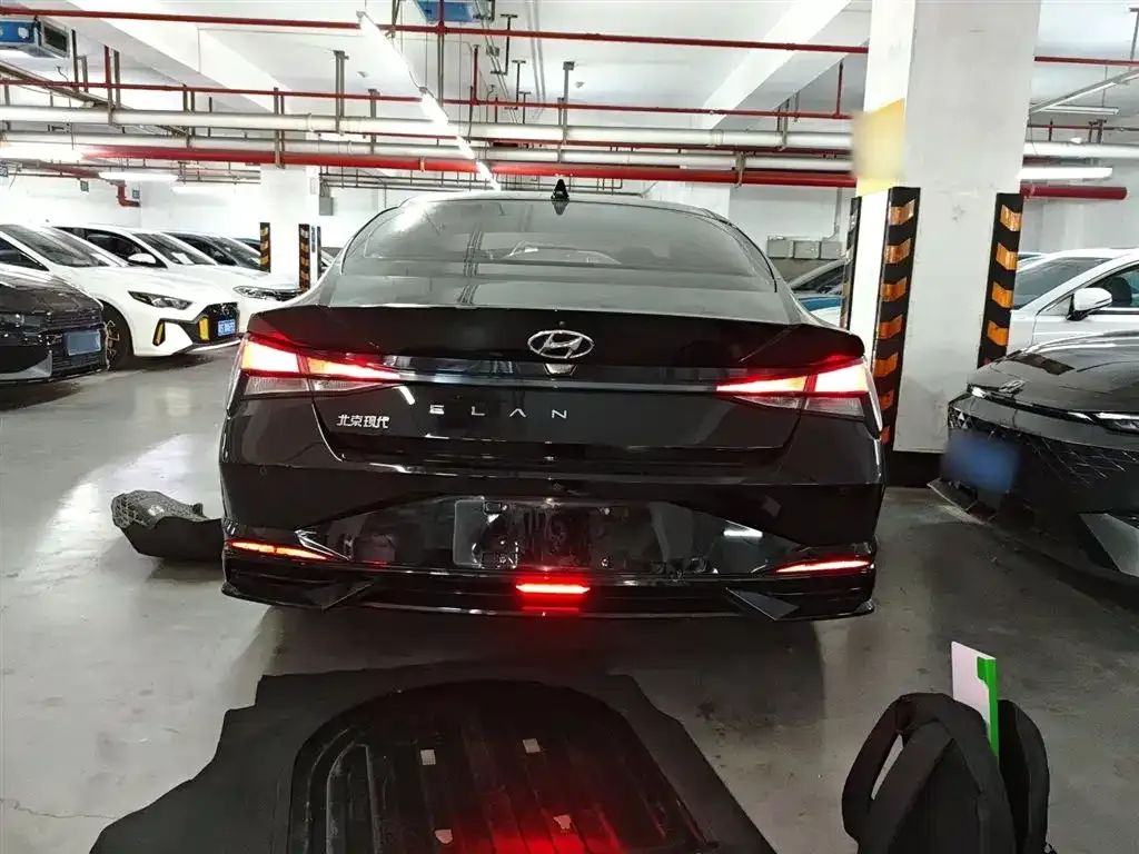 Hyundai Elantra — фото 6