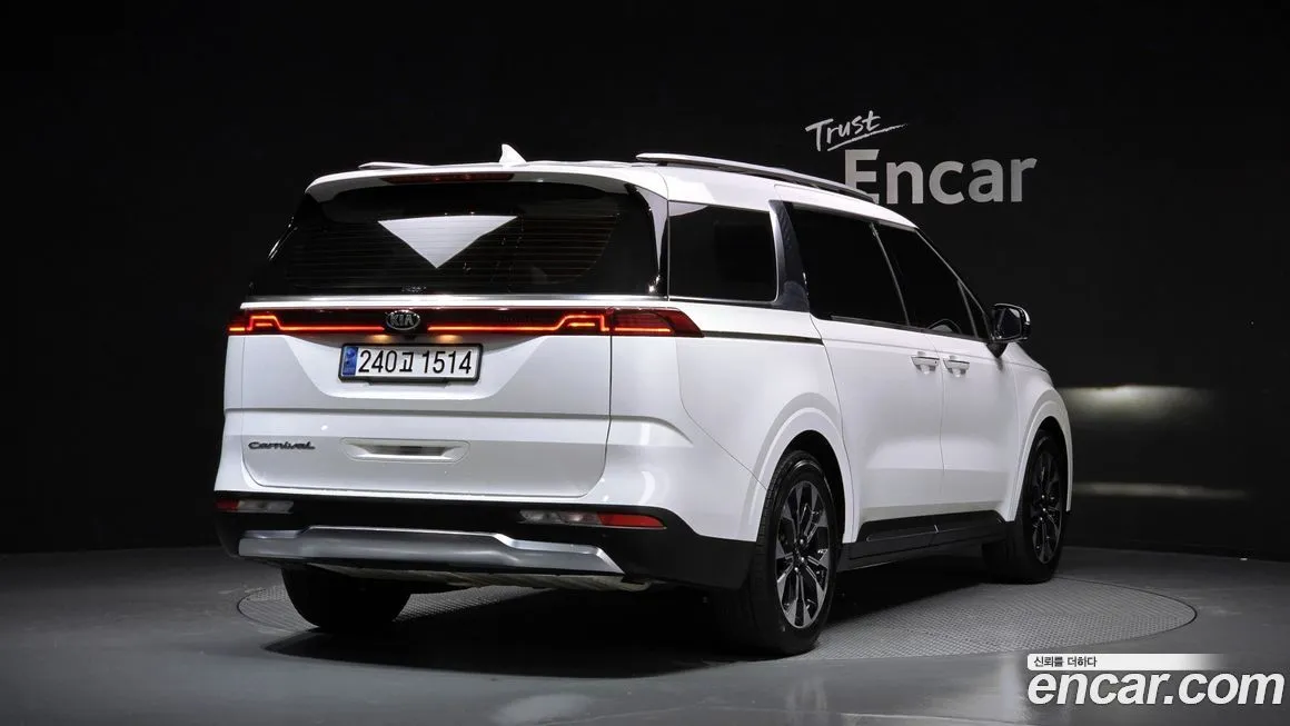 Kia Carnival — фото 2