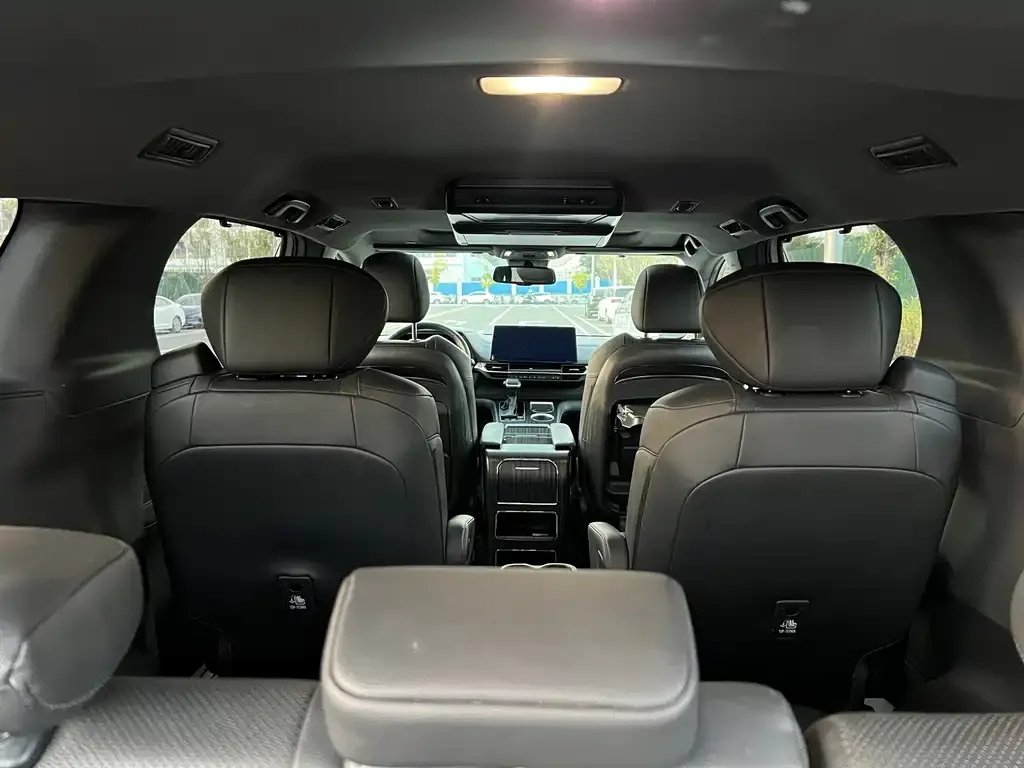 Toyota Sienna — фото 8