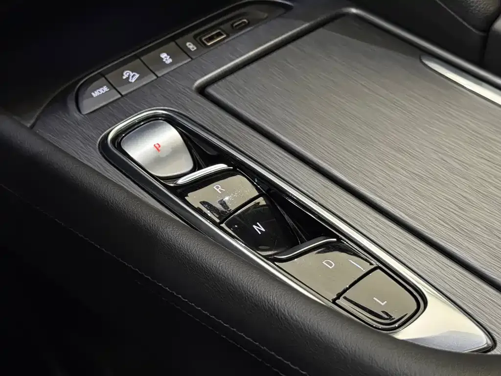 Buick Enclave — фото 10