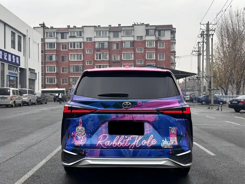 Toyota Granvia — фото 8
