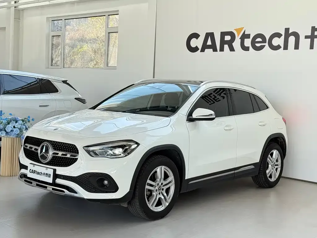 Mercedes-Benz GLA — фото 1