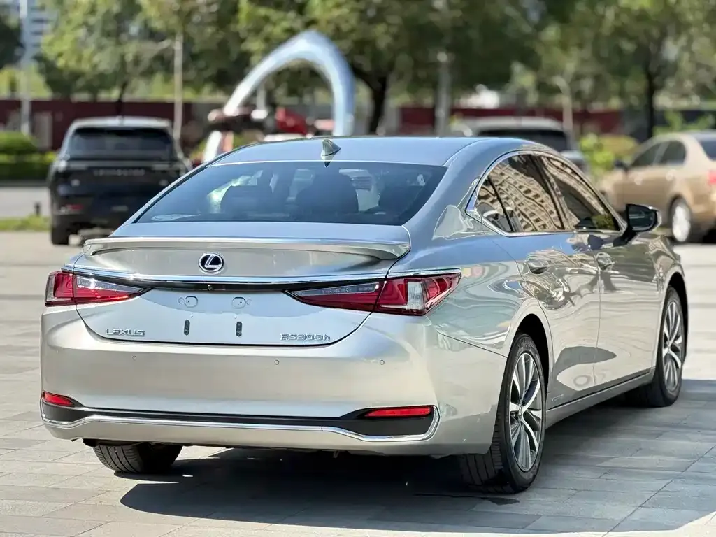 Lexus ES — фото 3