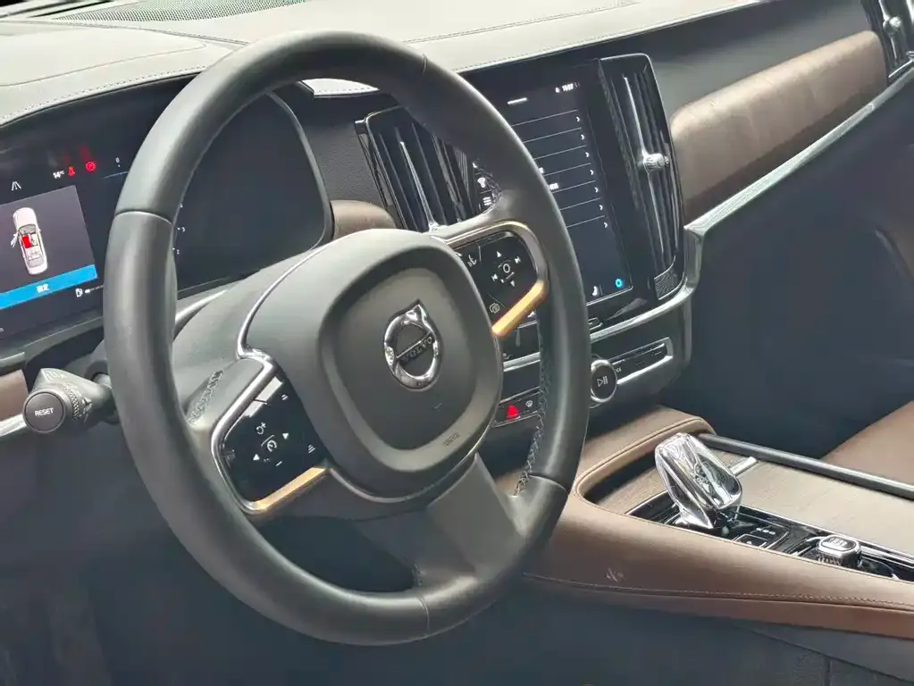 Volvo S90 — фото 10