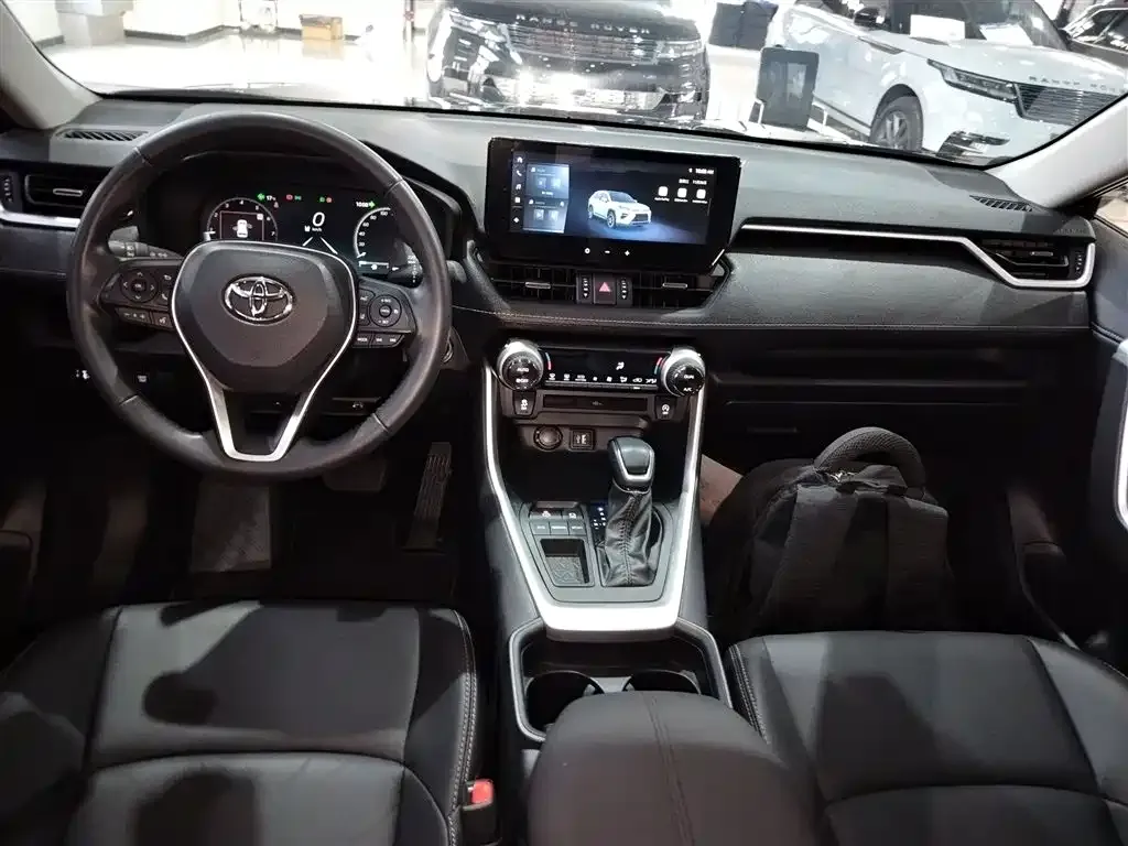 Toyota Wildlander — фото 10