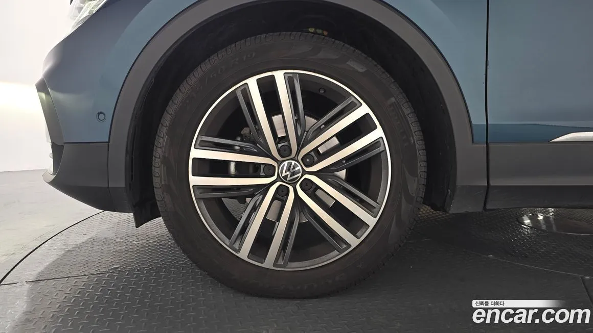 Volkswagen Tiguan — фото 5