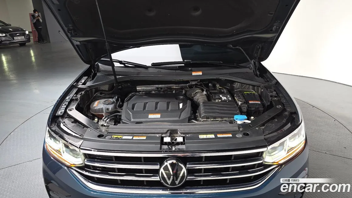Volkswagen Tiguan — фото 6