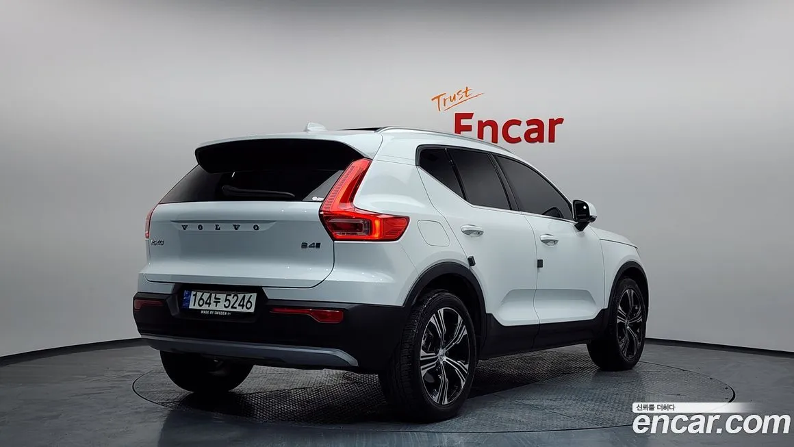 Volvo XC40 — фото 2