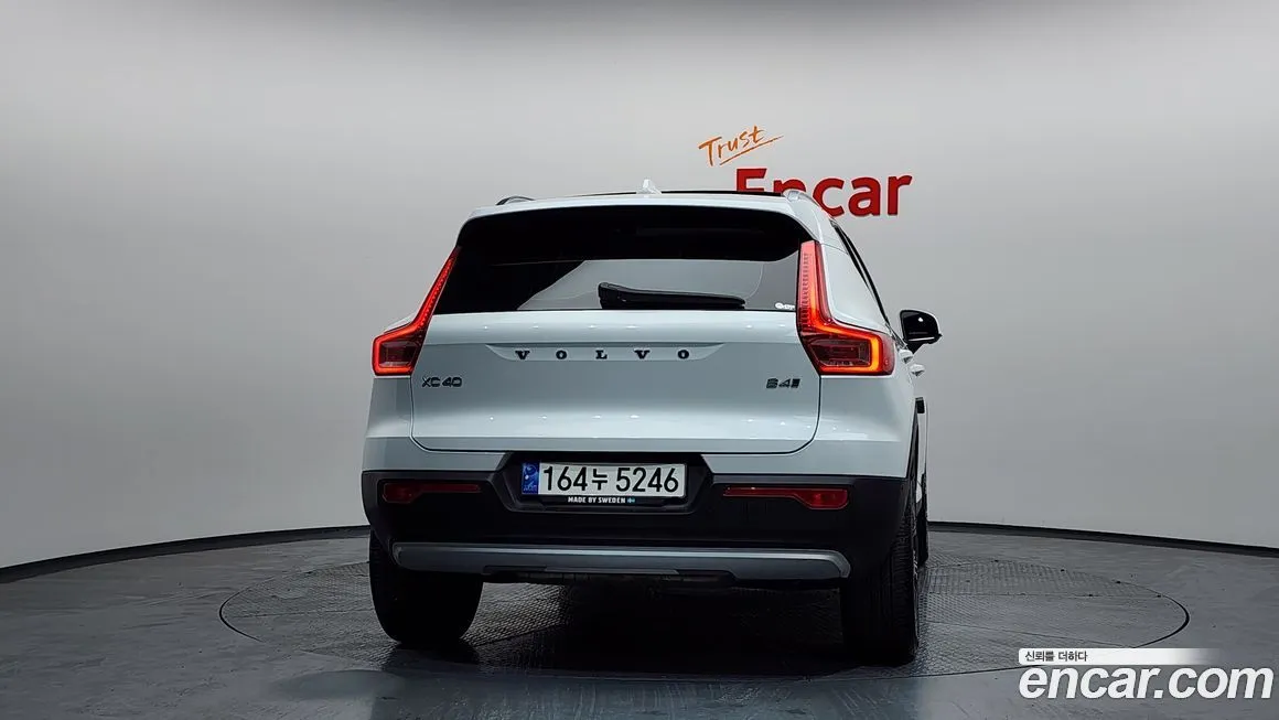 Volvo XC40 — фото 4