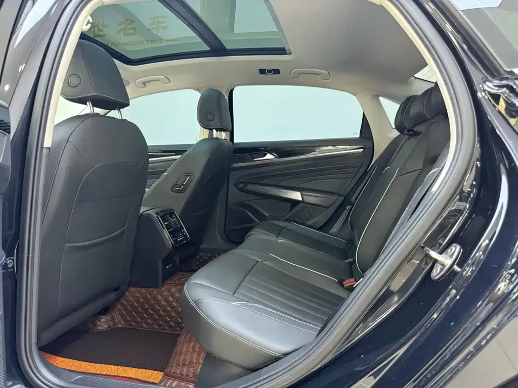 Volkswagen Passat — фото 5
