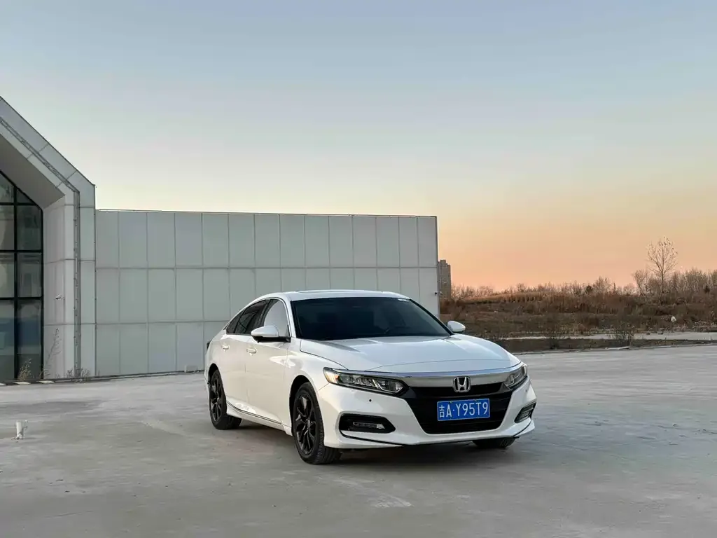 Honda Accord — фото 3