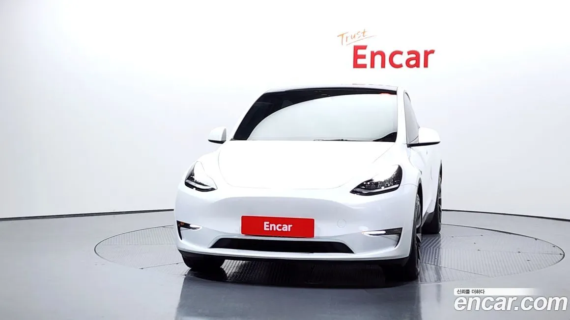 Tesla Model Y — фото 3