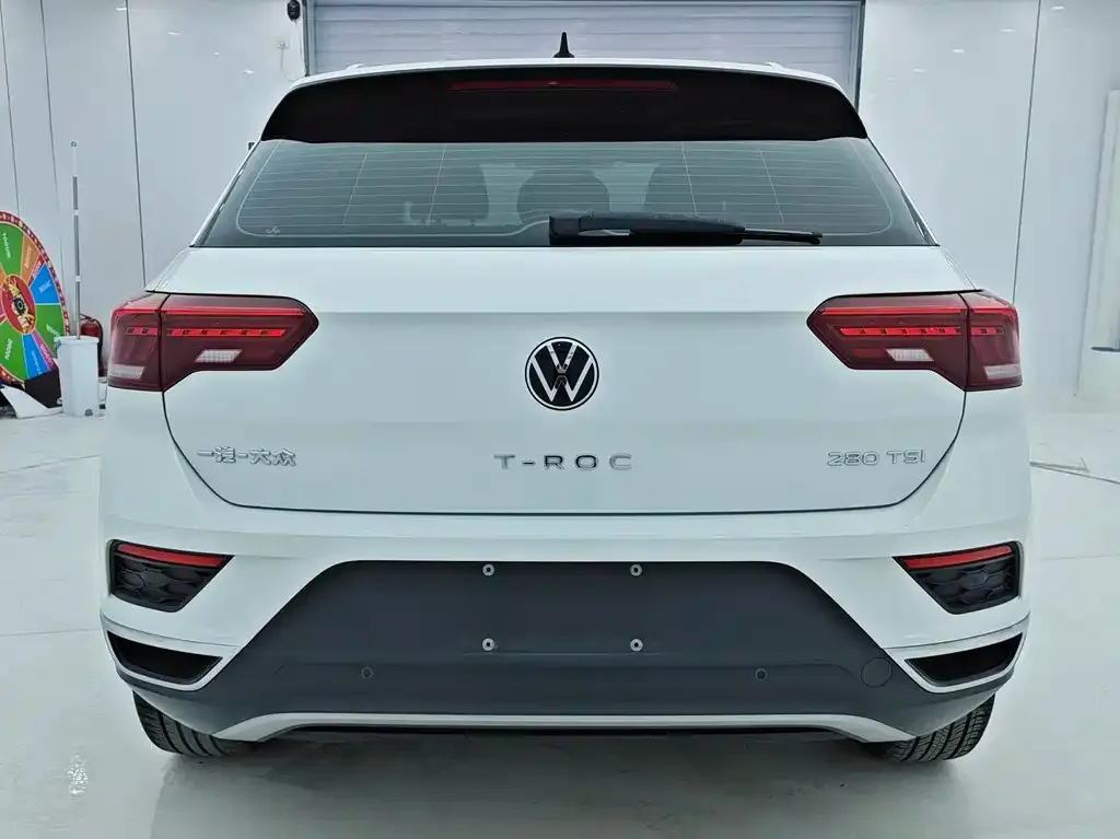Volkswagen T-Roc — фото 5