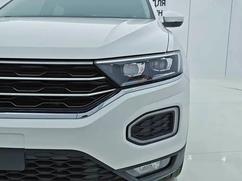 Volkswagen T-Roc — фото 9