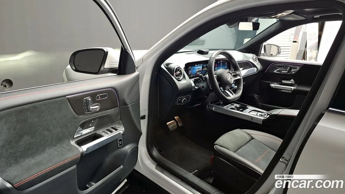 Mercedes-Benz GLB-Class — фото 10