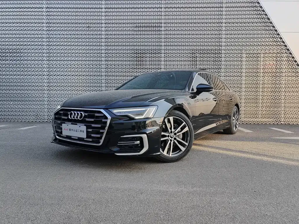 Audi A6L — фото 1