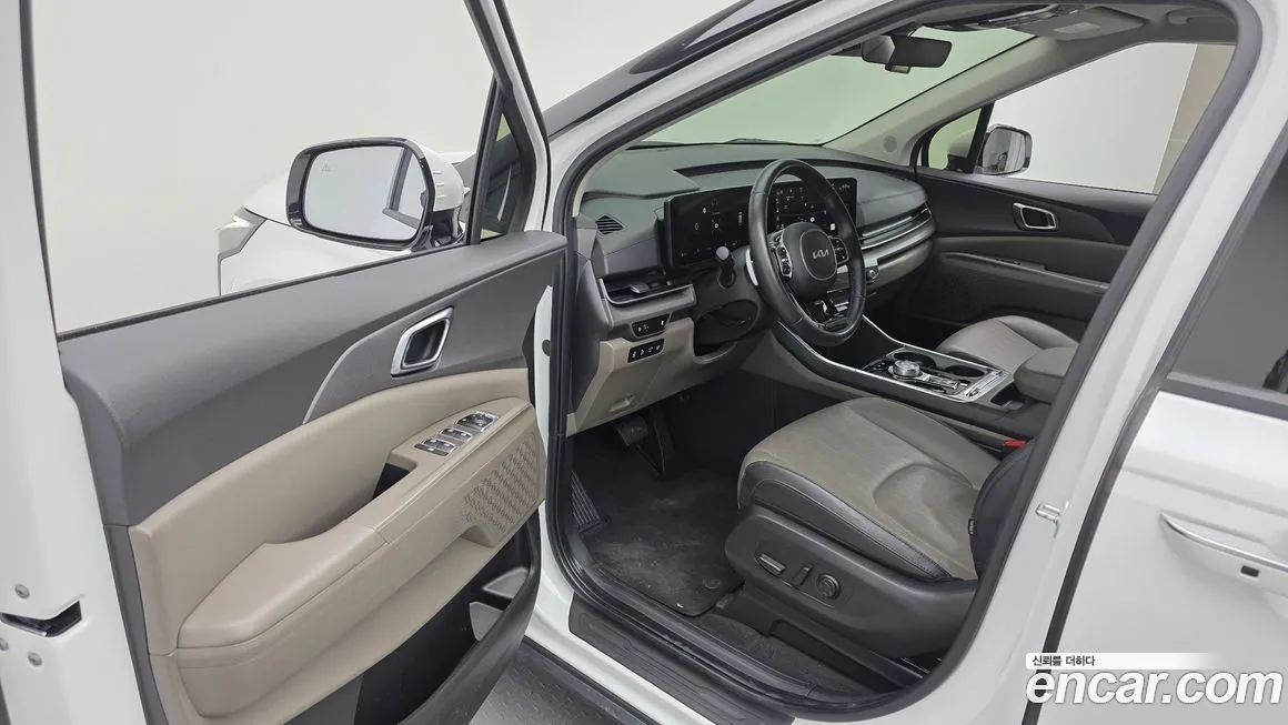 Kia Carnival — фото 10