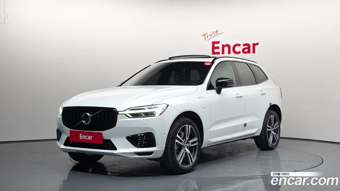 Volvo XC60 — фото 1