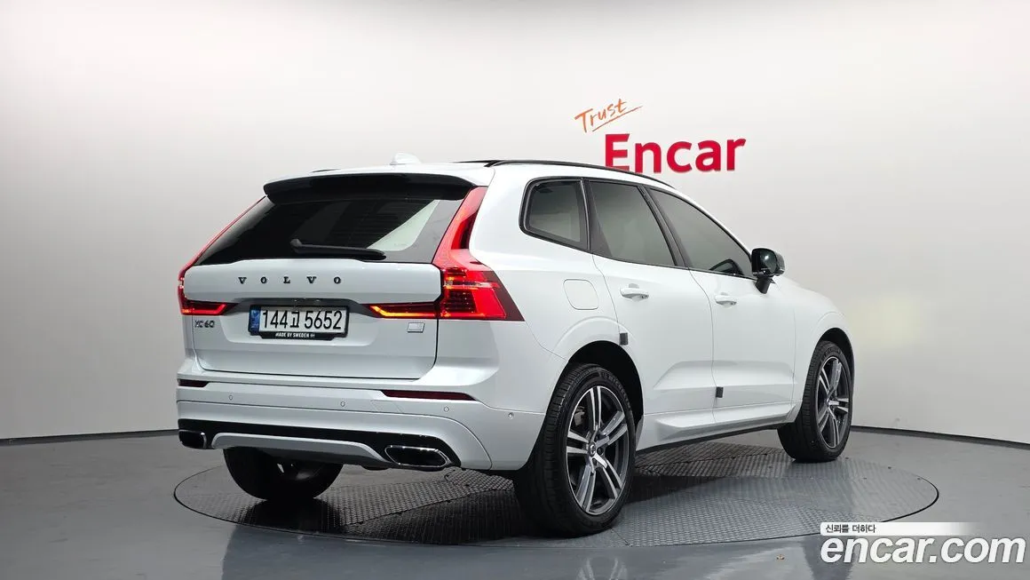 Volvo XC60 — фото 2