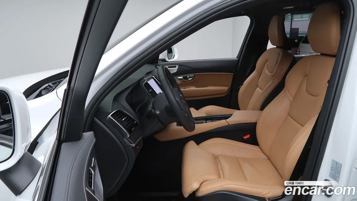 Volvo XC90 — фото 10