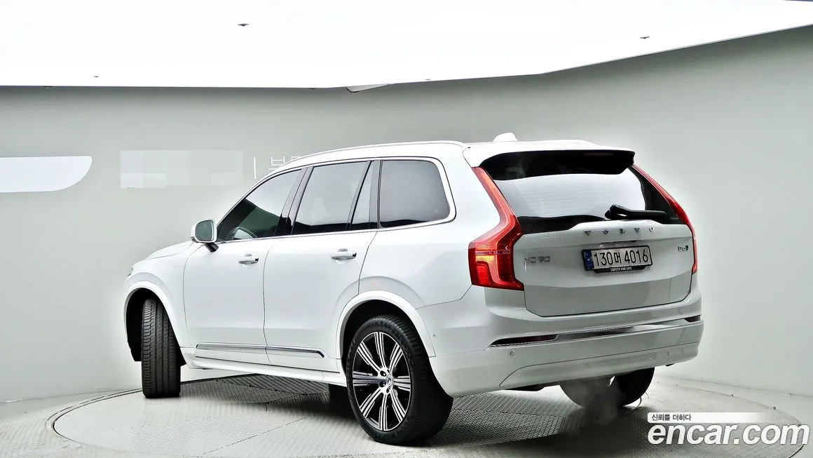 Volvo XC90 — фото 4