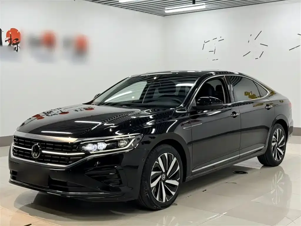 Volkswagen Passat — фото 1