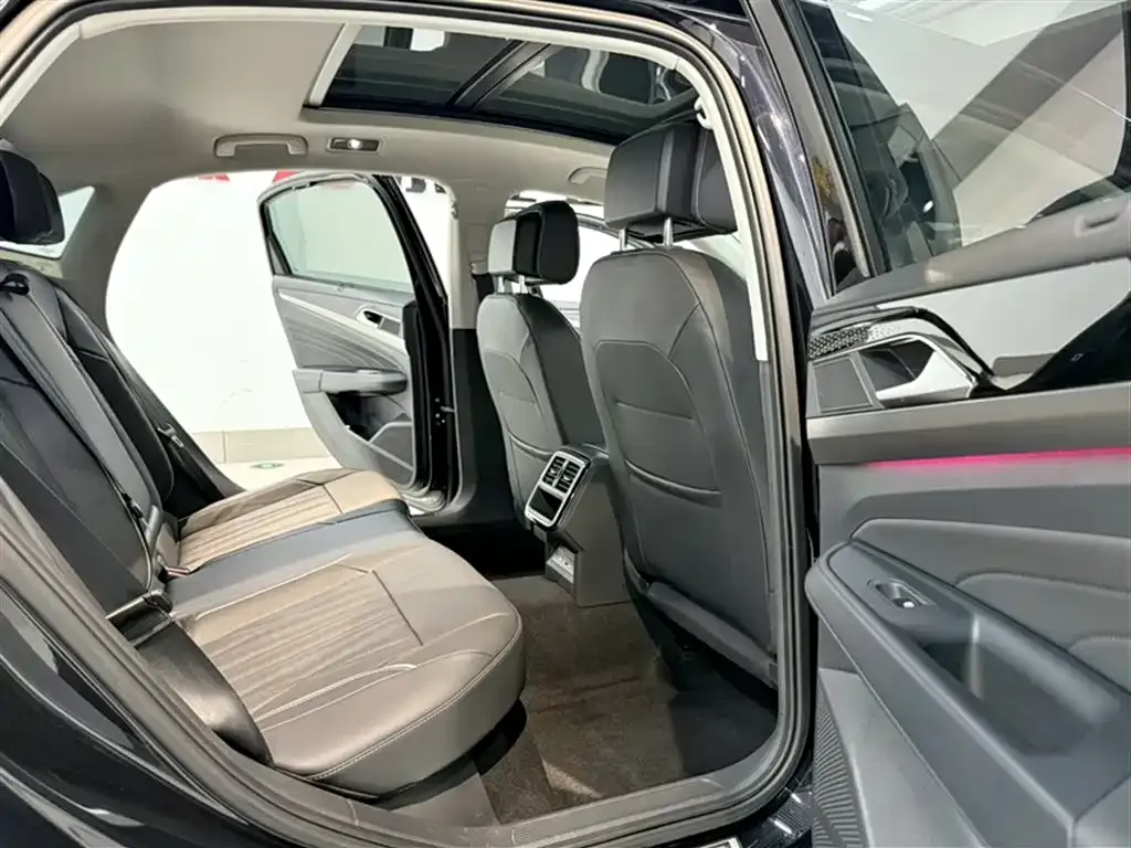 Volkswagen Passat — фото 6