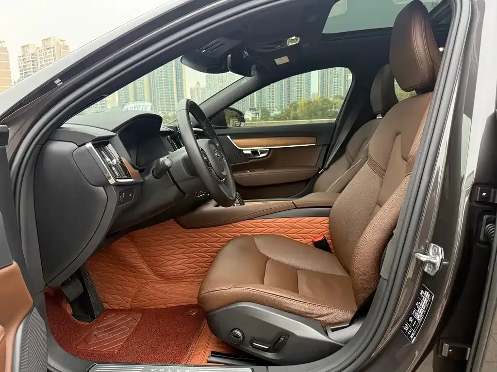 Volvo S90 — фото 10