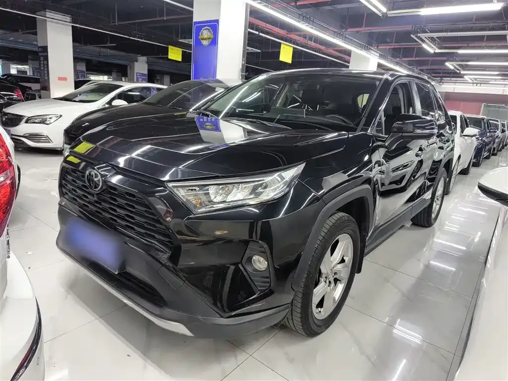 Toyota RAV4 — фото 2