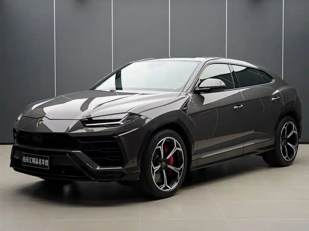 Lamborghini Urus — фото 1