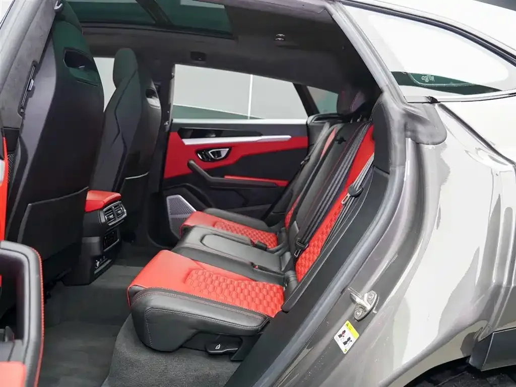 Lamborghini Urus — фото 10