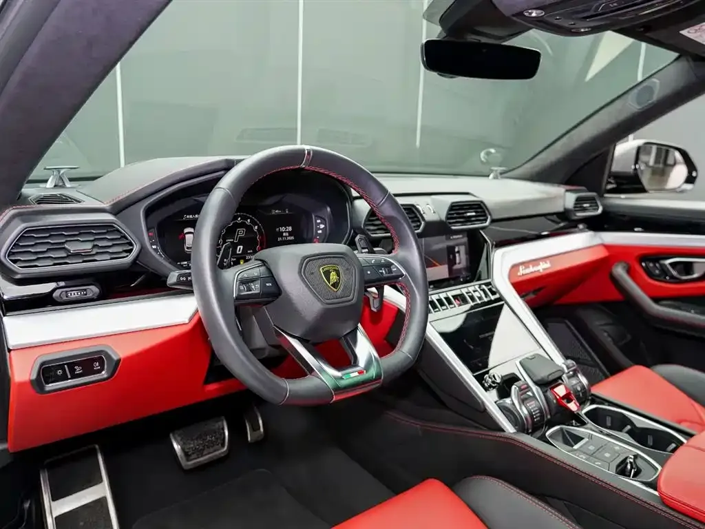 Lamborghini Urus — фото 9