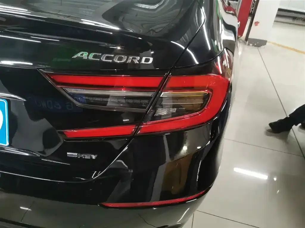 Honda Accord — фото 8