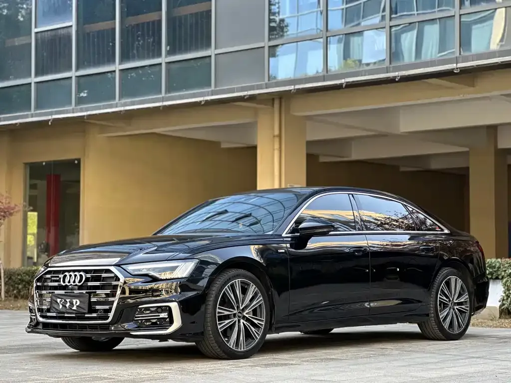 Audi A6L — фото 1